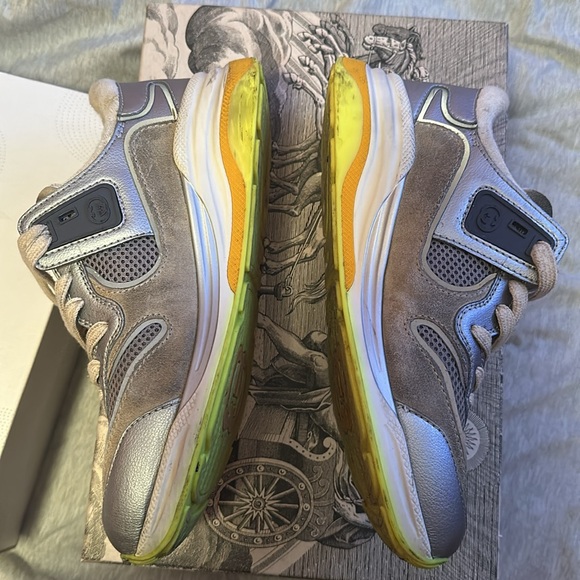 GUCCI ULTRASPACE SNEAKERS - Picture 4 of 6